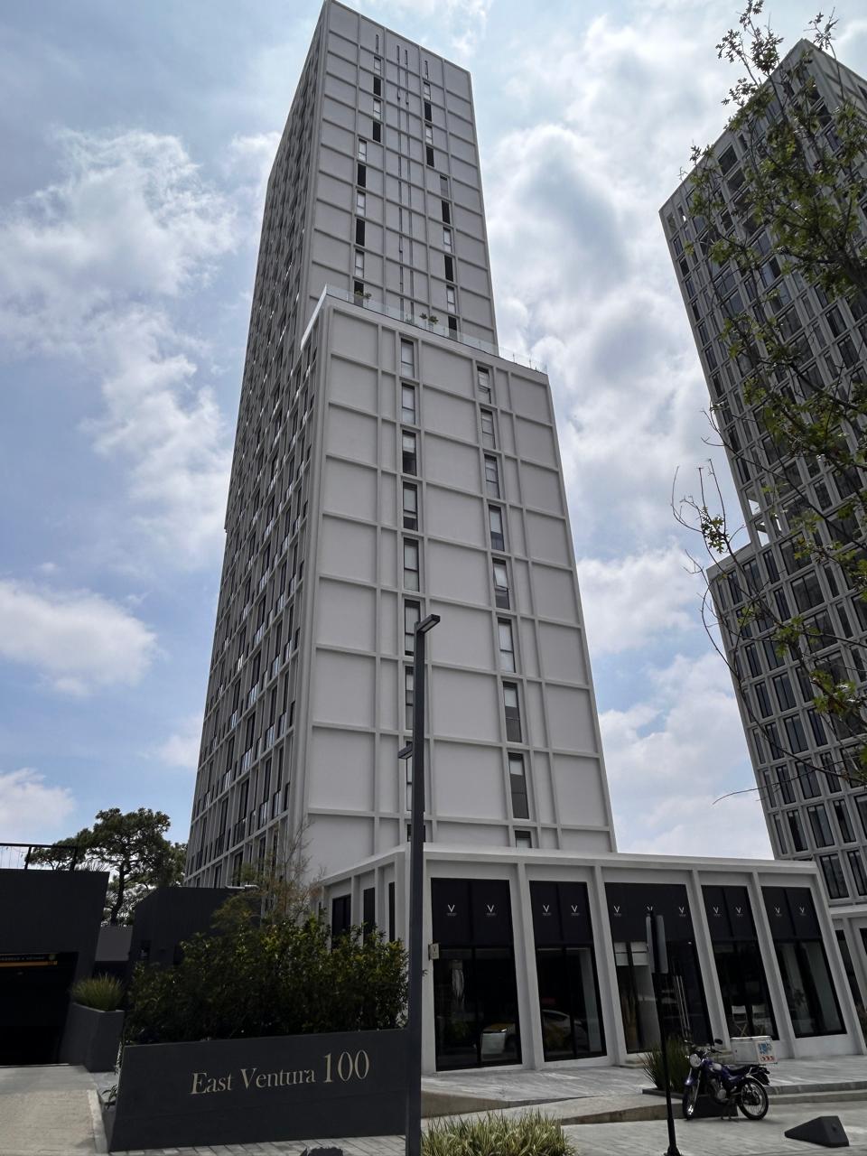 Departamento en Venta en Zona Valle Real Departamento en Venta en Zona Valle Real