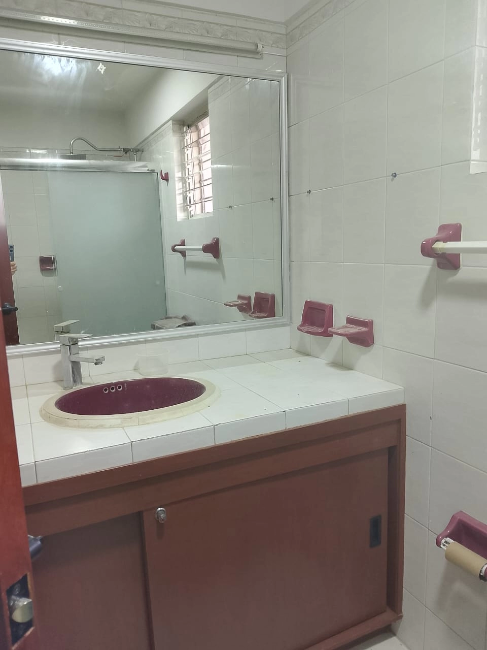 casa-en-renta-loma-bonita-ejidal-zapopan-bano-completo-3 Baño completo moderno de casa en renta en Loma Bonita Ejidal, dentro de desarrollo residencial en Zapopan