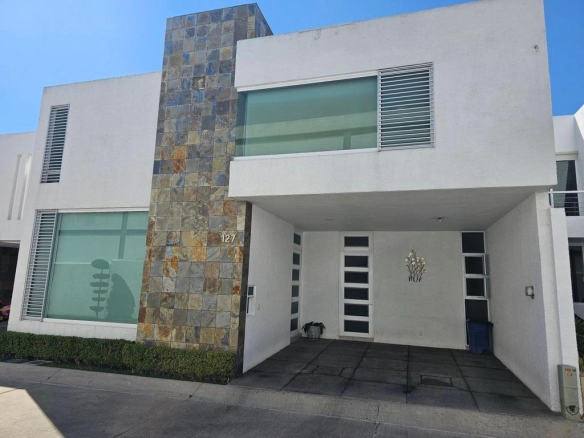 casa en venta Zapopan villas de Asis
