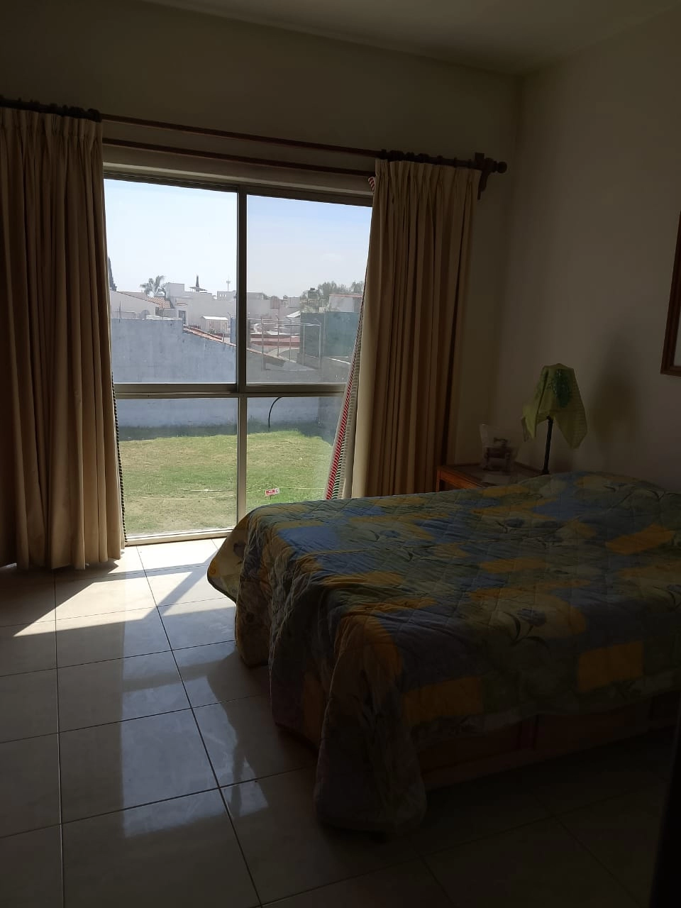 Casa en venta en Nueva Galicia Residencial, Tlajomulco de Zúñiga, dentro de coto con seguridad, alberca y amenidades. Bienes raíces Guadalajara. Casa en venta en Nueva Galicia Residencial, Tlajomulco de Zúñiga, dentro de coto con seguridad, alberca y amenidades. Bienes raíces Guadalajara.