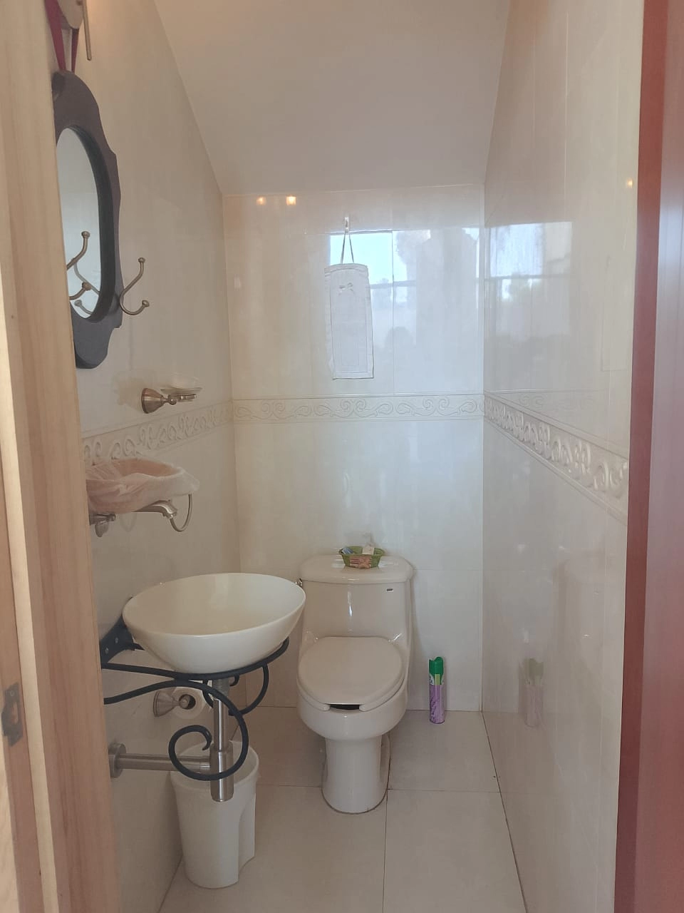 Casa en venta en Nueva Galicia Residencial, Tlajomulco de Zúñiga, dentro de coto con seguridad, alberca y amenidades. Bienes raíces Guadalajara. Casa en venta en Nueva Galicia Residencial, Tlajomulco de Zúñiga, dentro de coto con seguridad, alberca y amenidades. Bienes raíces Guadalajara.