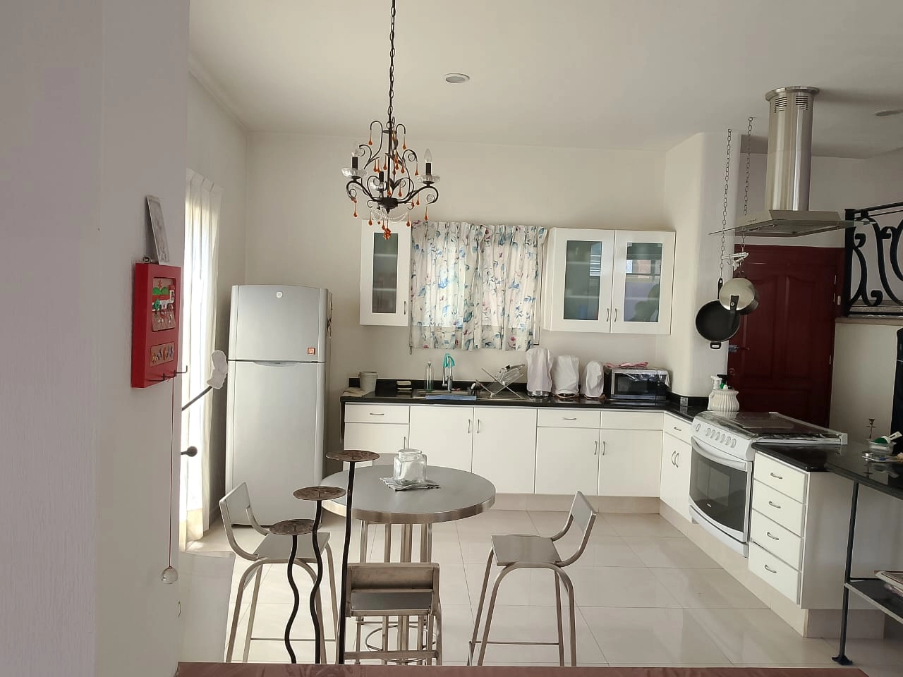 Casa en venta en Nueva Galicia Residencial, Tlajomulco de Zúñiga, dentro de coto con seguridad, alberca y amenidades. Bienes raíces Guadalajara. Casa en venta en Nueva Galicia Residencial, Tlajomulco de Zúñiga, dentro de coto con seguridad, alberca y amenidades. Bienes raíces Guadalajara.