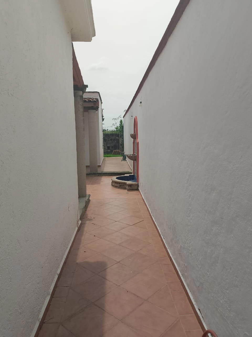 area-de-lavado-casa-en-venta-colinas-de-santa-anita 1 Área de lavado funcional y bien ventilada en casa en venta en Colinas de Santa Anita, Guadalajara.