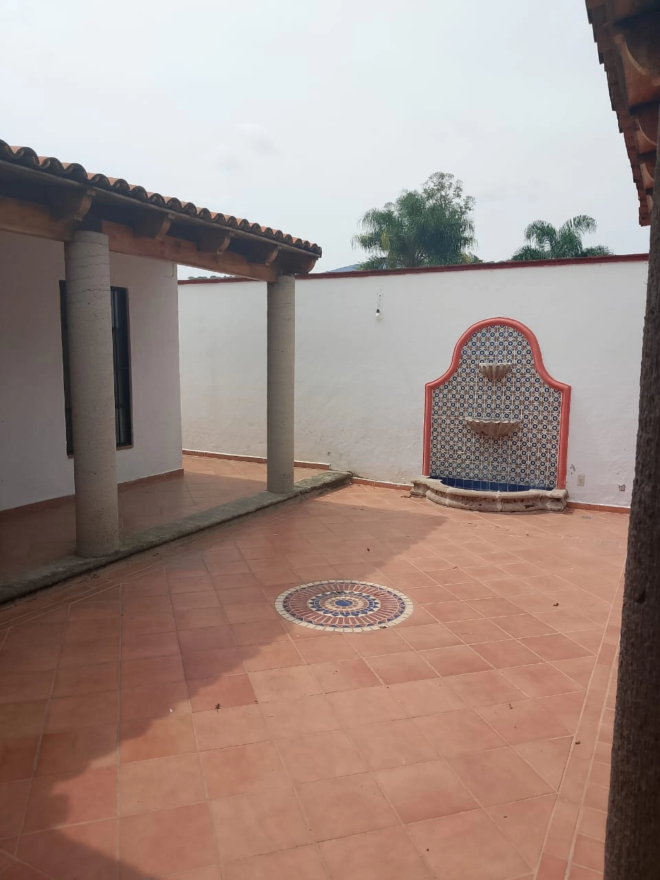 area-de-lavado-casa-en-venta-colinas-de-santa-anita 3 Área de lavado funcional y bien ventilada en casa en venta en Colinas de Santa Anita, Guadalajara.