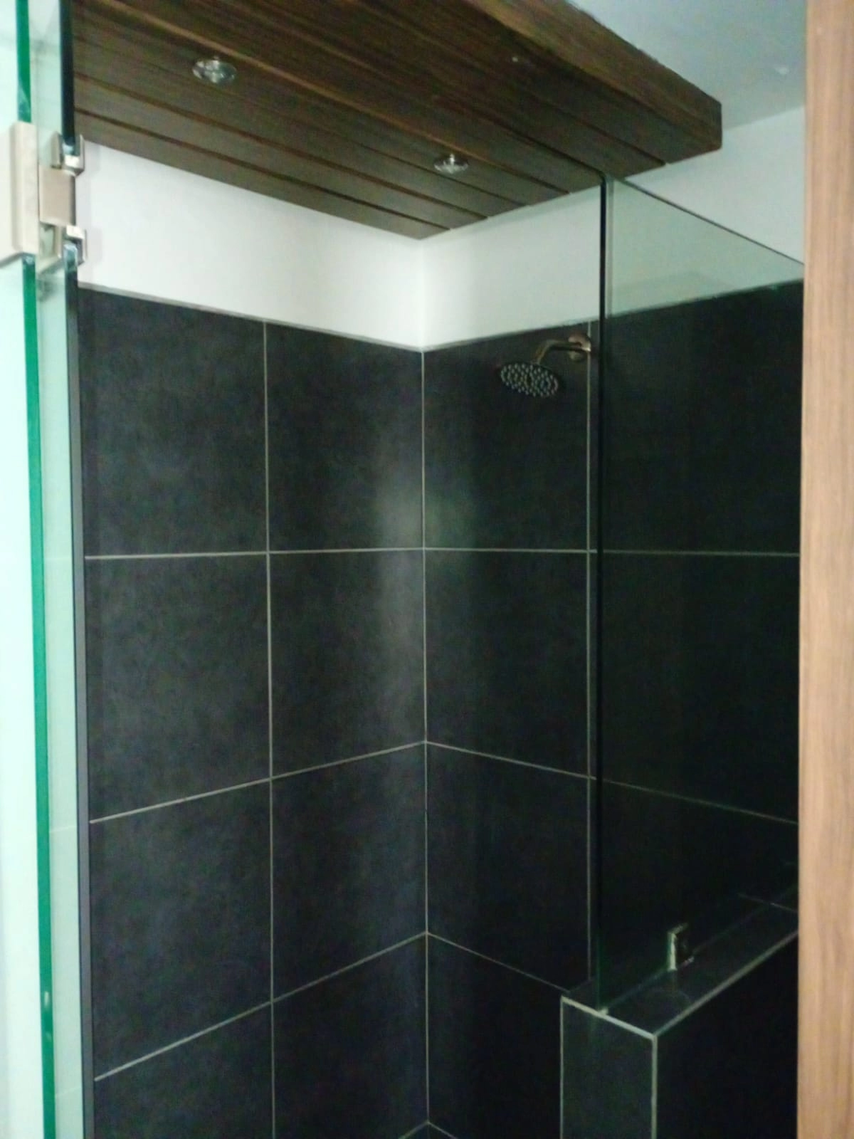 bano-completo-departamento-jardin