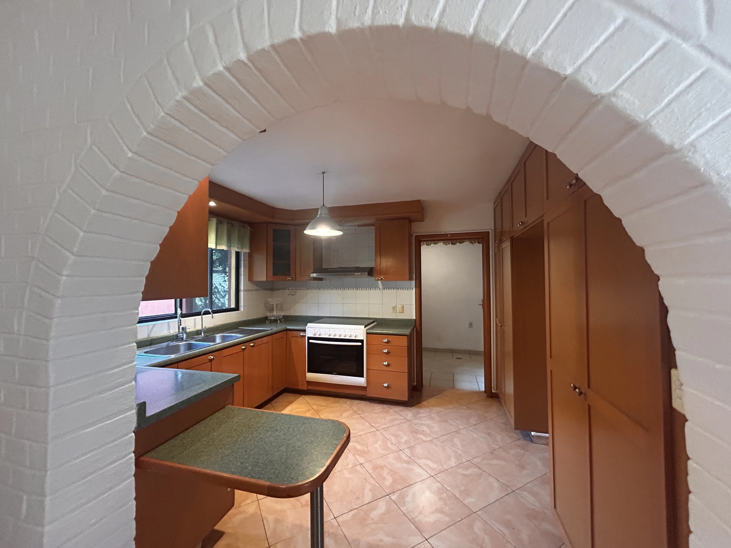 casa-en-venta-guadalajara-cocina-arbolada-bosques-santa-anita