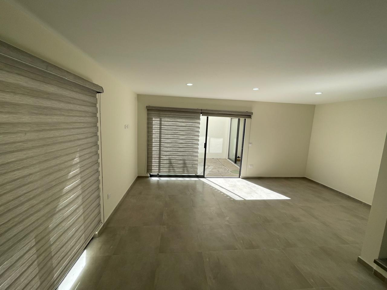 recamara-principal-casa-sur-guadalajara Recámara principal amplia en casa en venta sur de Guadalajara con baño completo