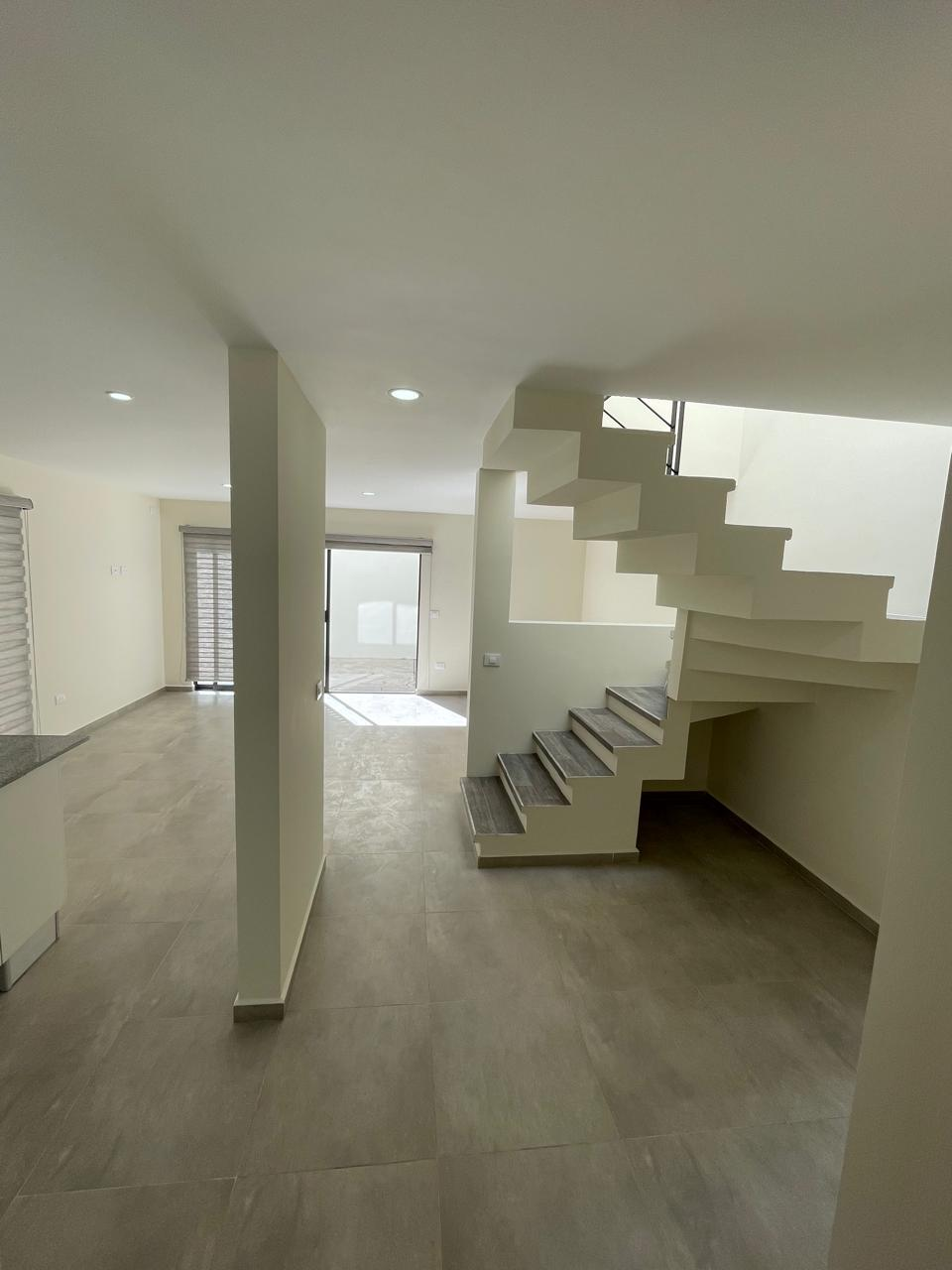 sala-comedor-casa-moderna-sur-guadalajara Sala y comedor de casa moderna en venta al sur de Guadalajara con diseño de concepto abierto