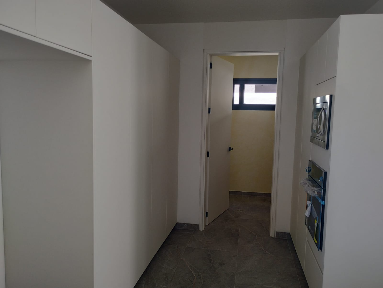 casa-venta-eden-residencial-pasillo