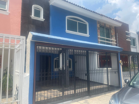 Fachada de casa en venta en Rinconada San Isidro Zapopan