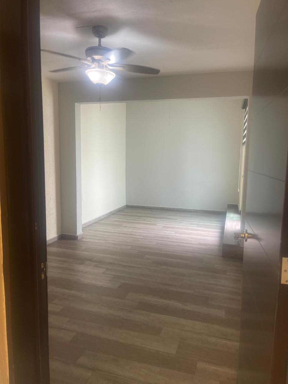 Recámara principal Recámara principal con vestidor y baño privado