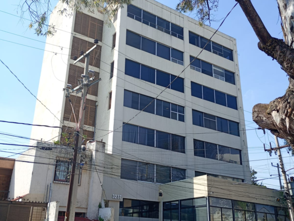 Fachada de consultorios y oficinas en venta en Jardines del Bosque, Guadalajara